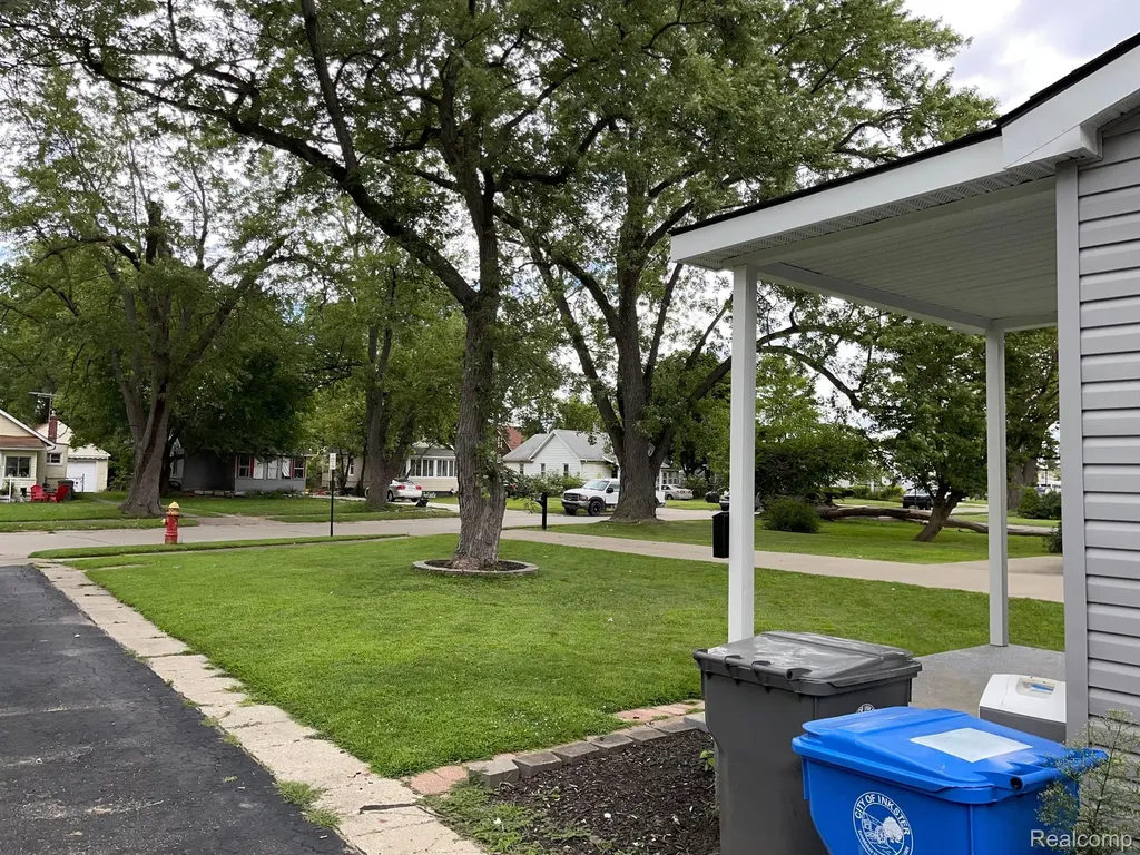 26431 Trowbridge Street S Inkster City MI 48141
