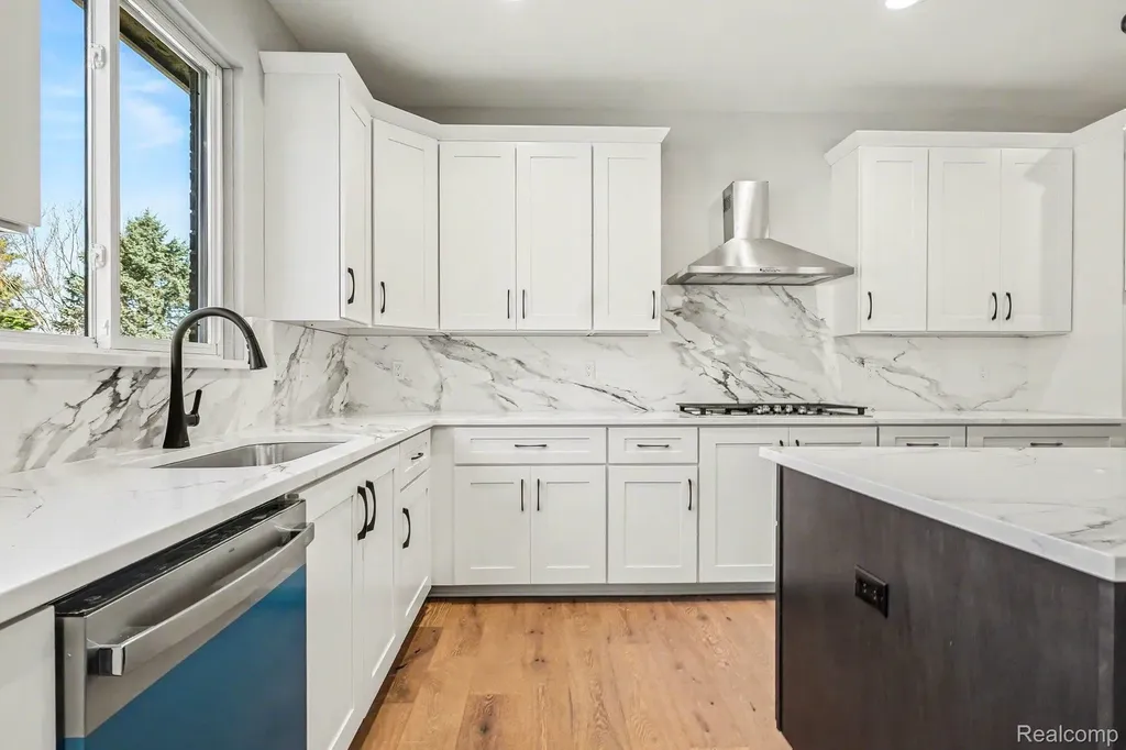 56211 Stone Falcon Drive Shelby Charter Township MI 48315