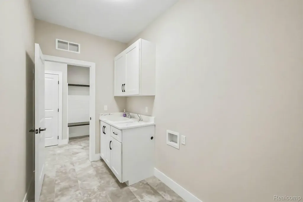 56211 Stone Falcon Drive Shelby Charter Township MI 48315