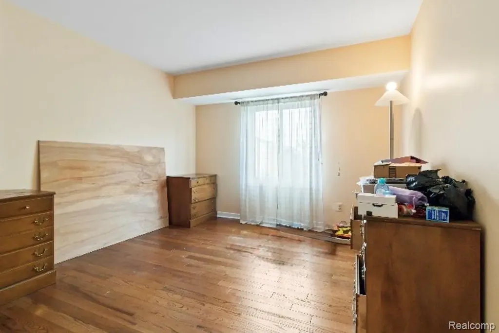 6693 Maple Lakes Drive West Bloomfield Charter Township MI 48322
