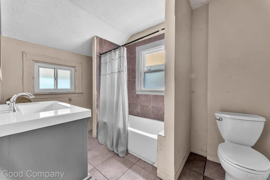 15572 Normandy Street Detroit City MI 48238