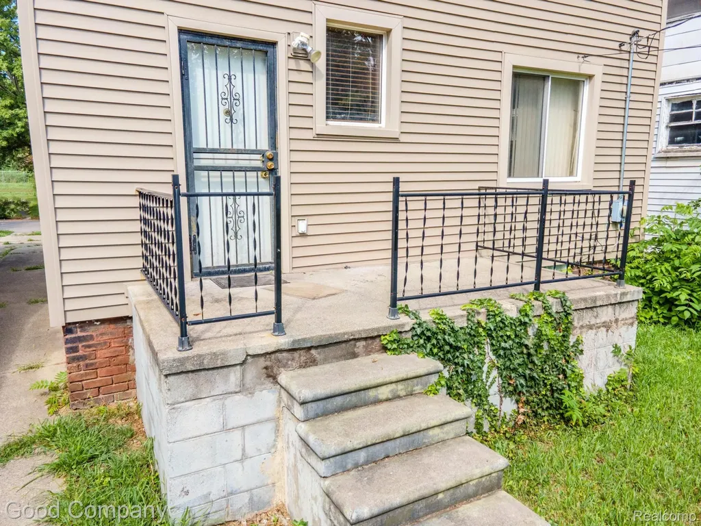 15572 Normandy Street Detroit City MI 48238