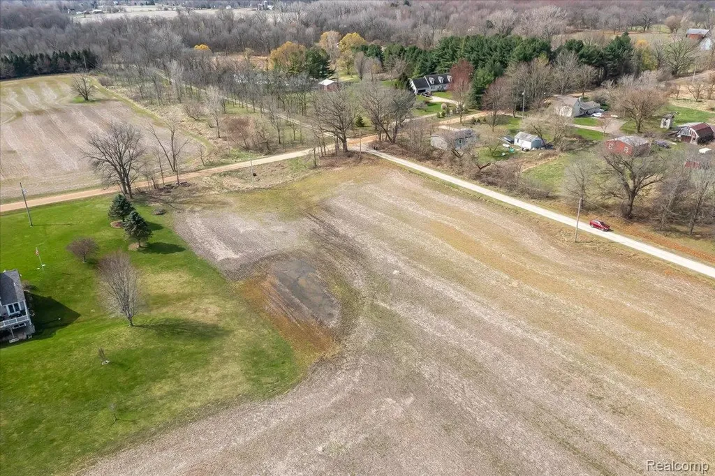 N Schrepfer Road Howell City MI 48855