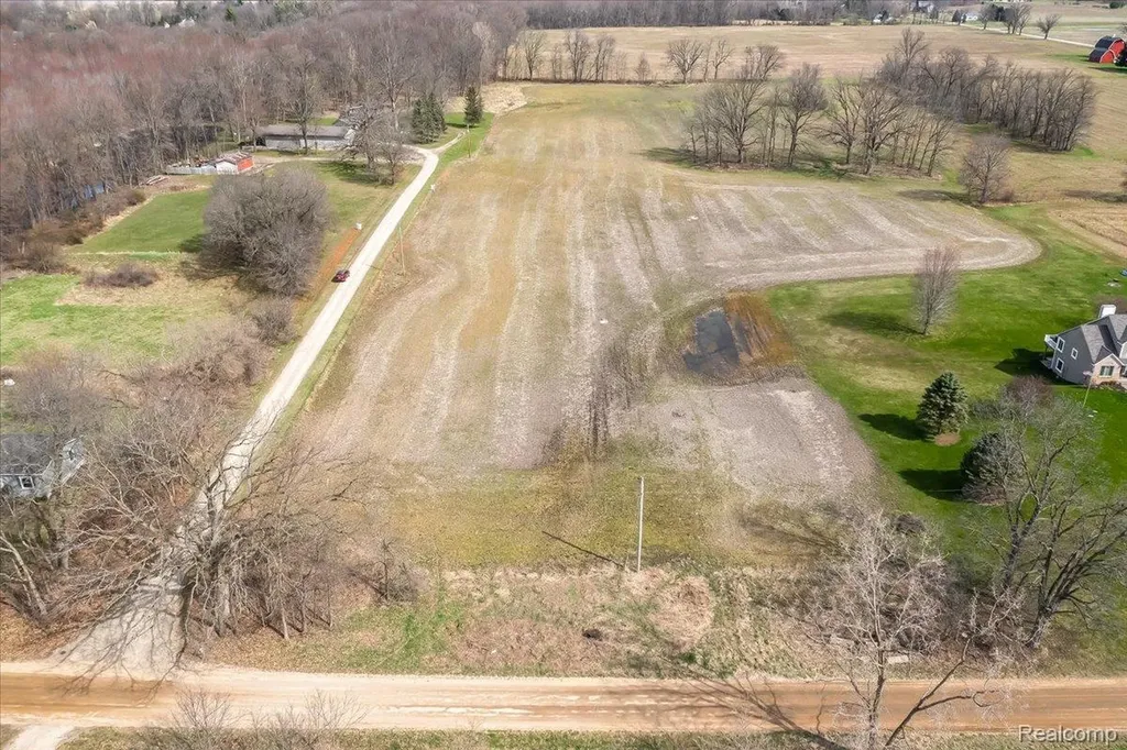 N Schrepfer Road Howell City MI 48855