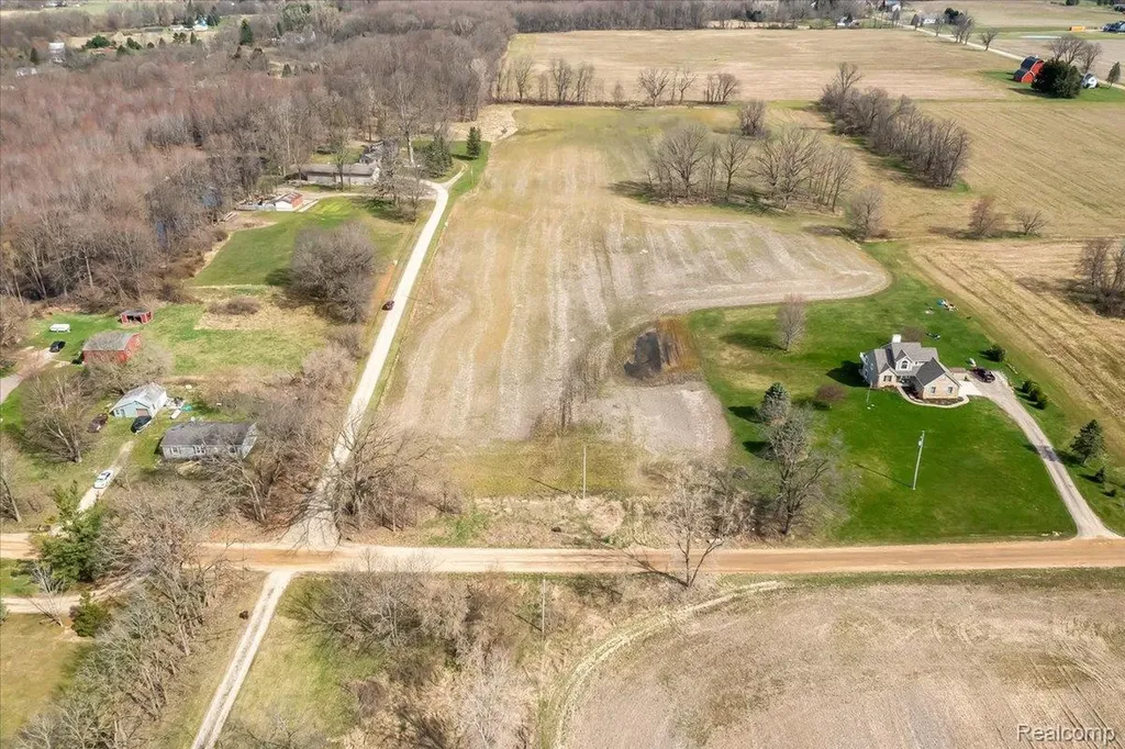 N Schrepfer Road Howell City MI 48855