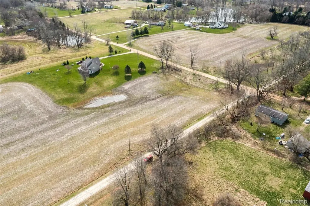 N Schrepfer Road Howell City MI 48855