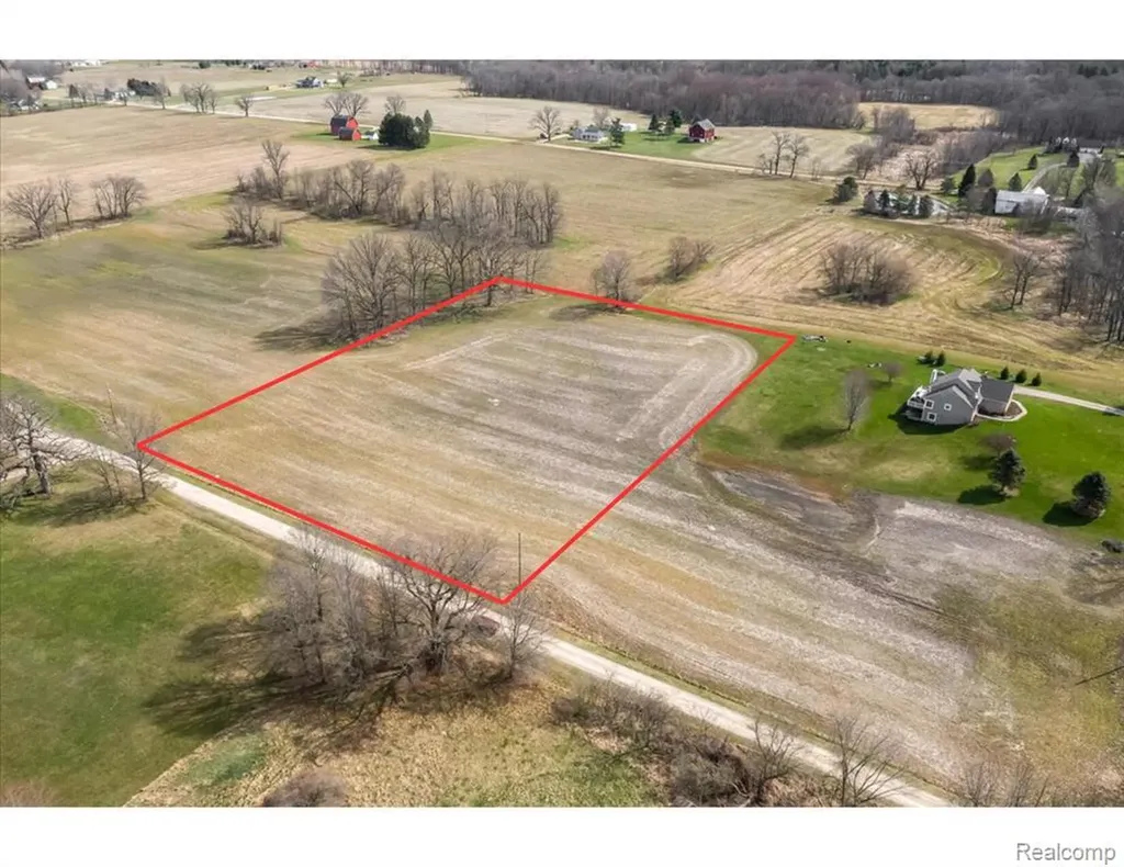 L Schrepfer Road Howell City MI 48855