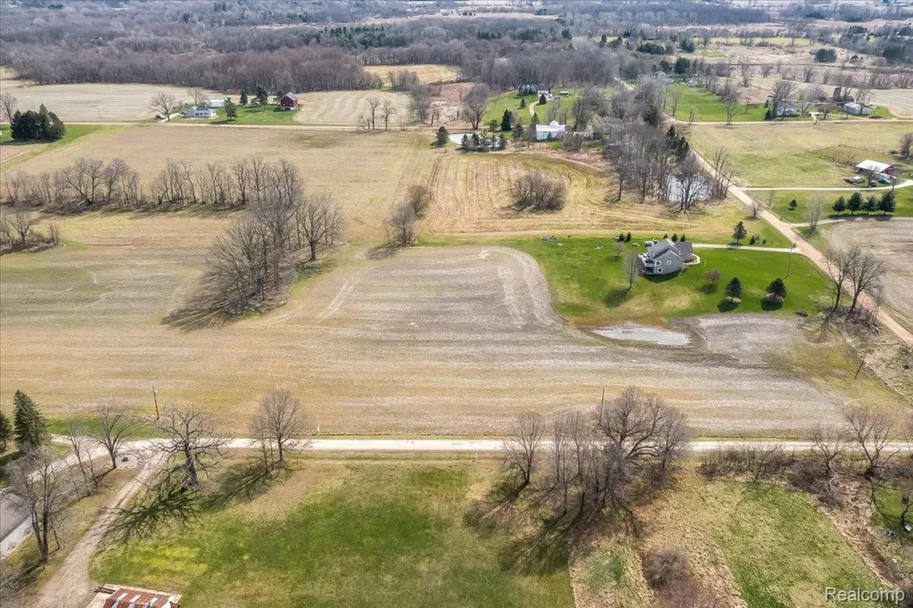 L Schrepfer Road Howell City MI 48855