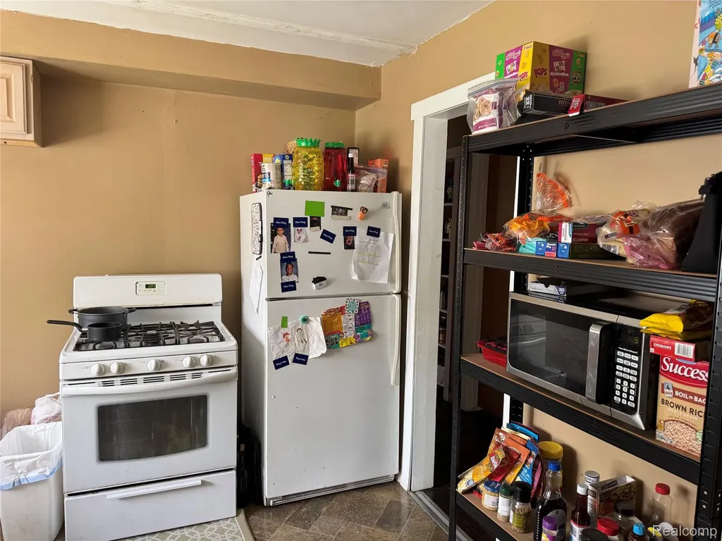 8103 Fielding Street Detroit City MI 48228