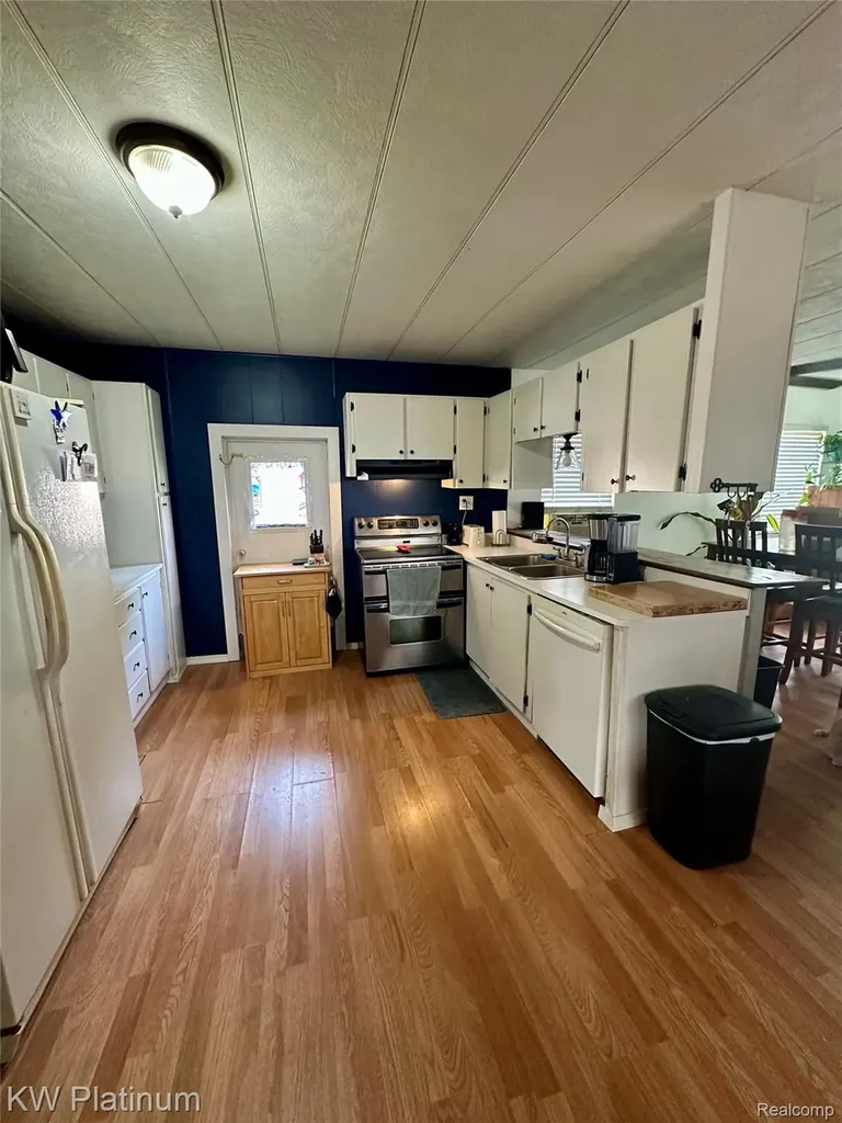 25 Canary Hill Orion Charter Township MI 48359