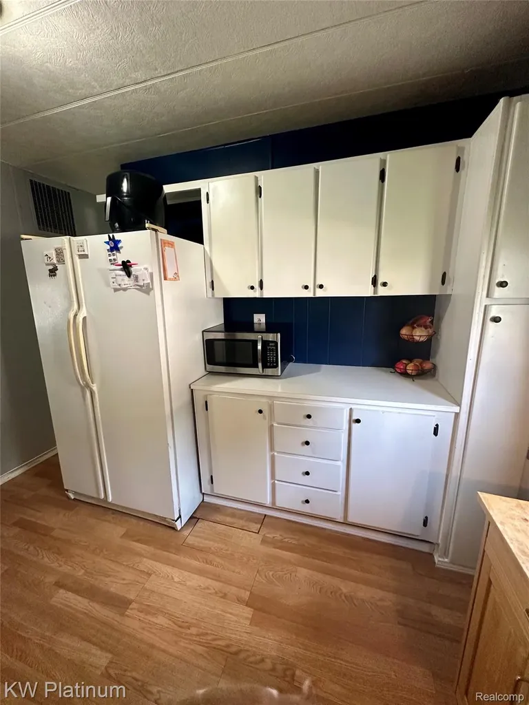 25 Canary Hill Orion Charter Township MI 48359