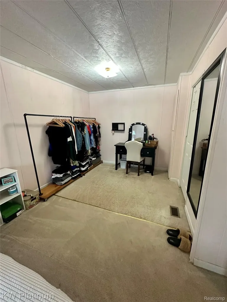 25 Canary Hill Orion Charter Township MI 48359