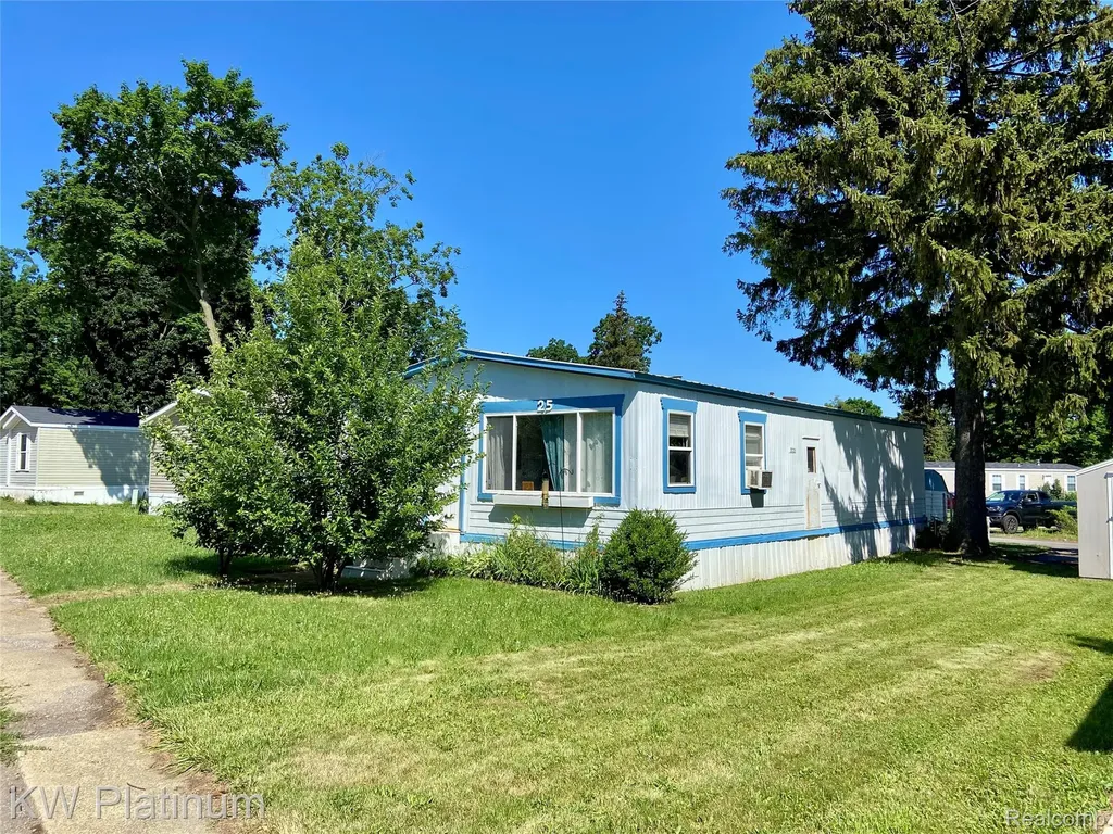 25 Canary Hill Orion Charter Township MI 48359