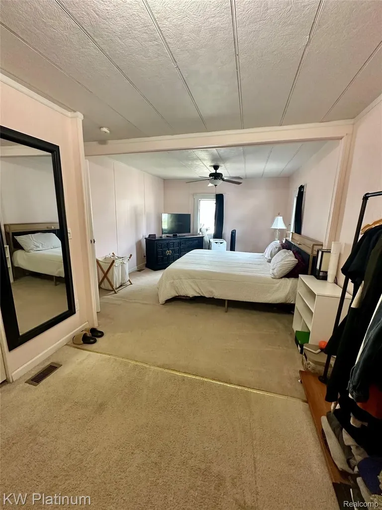 25 Canary Hill Orion Charter Township MI 48359