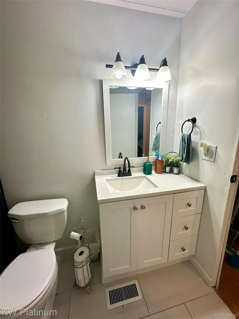 25 Canary Hill Orion Charter Township MI 48359