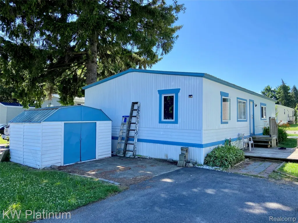25 Canary Hill Orion Charter Township MI 48359