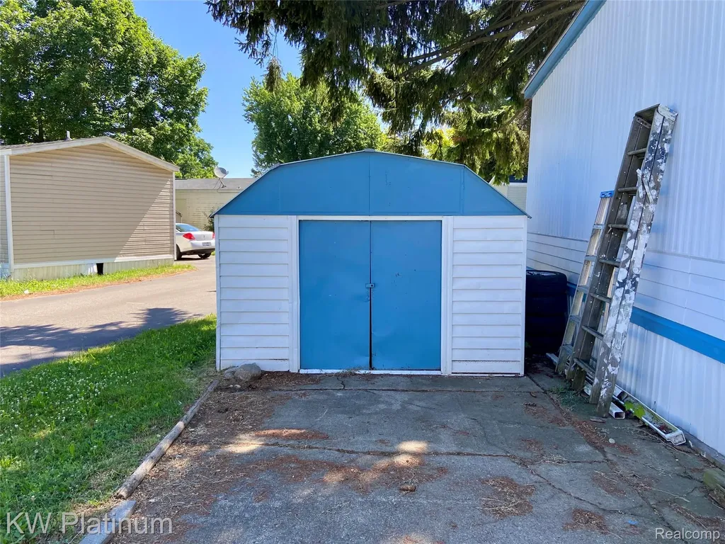 25 Canary Hill Orion Charter Township MI 48359
