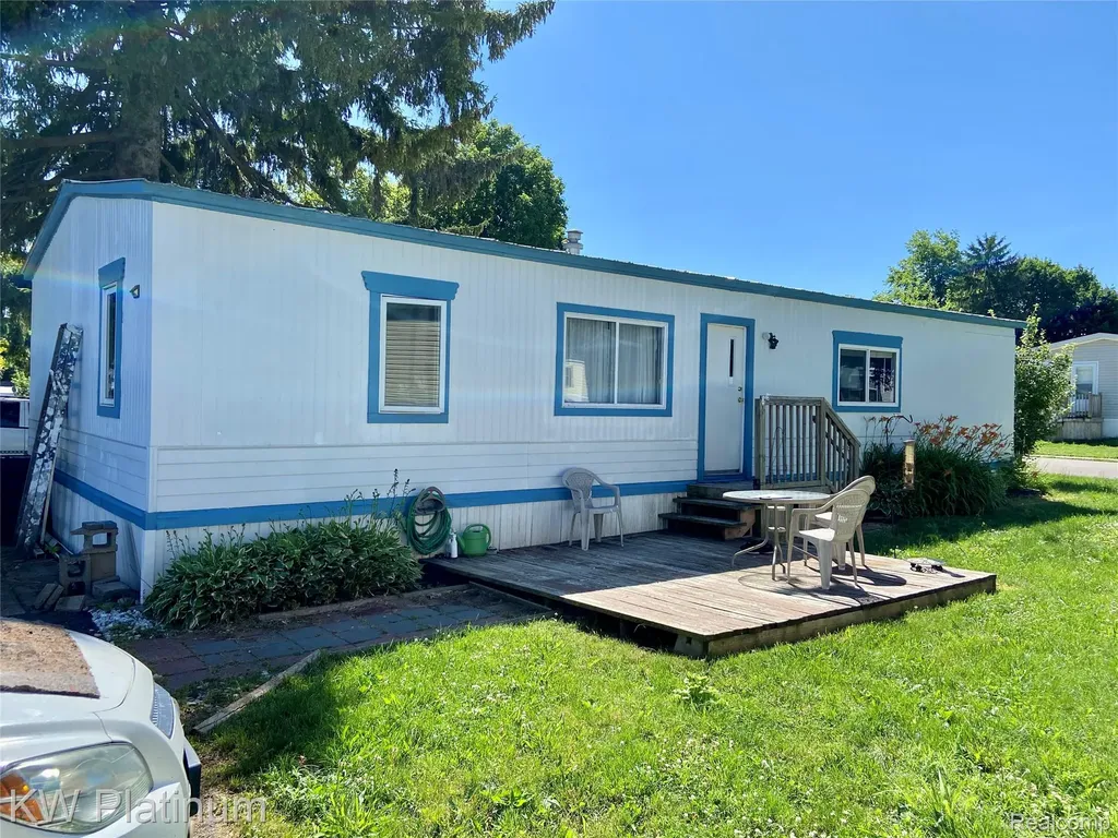 25 Canary Hill Orion Charter Township MI 48359