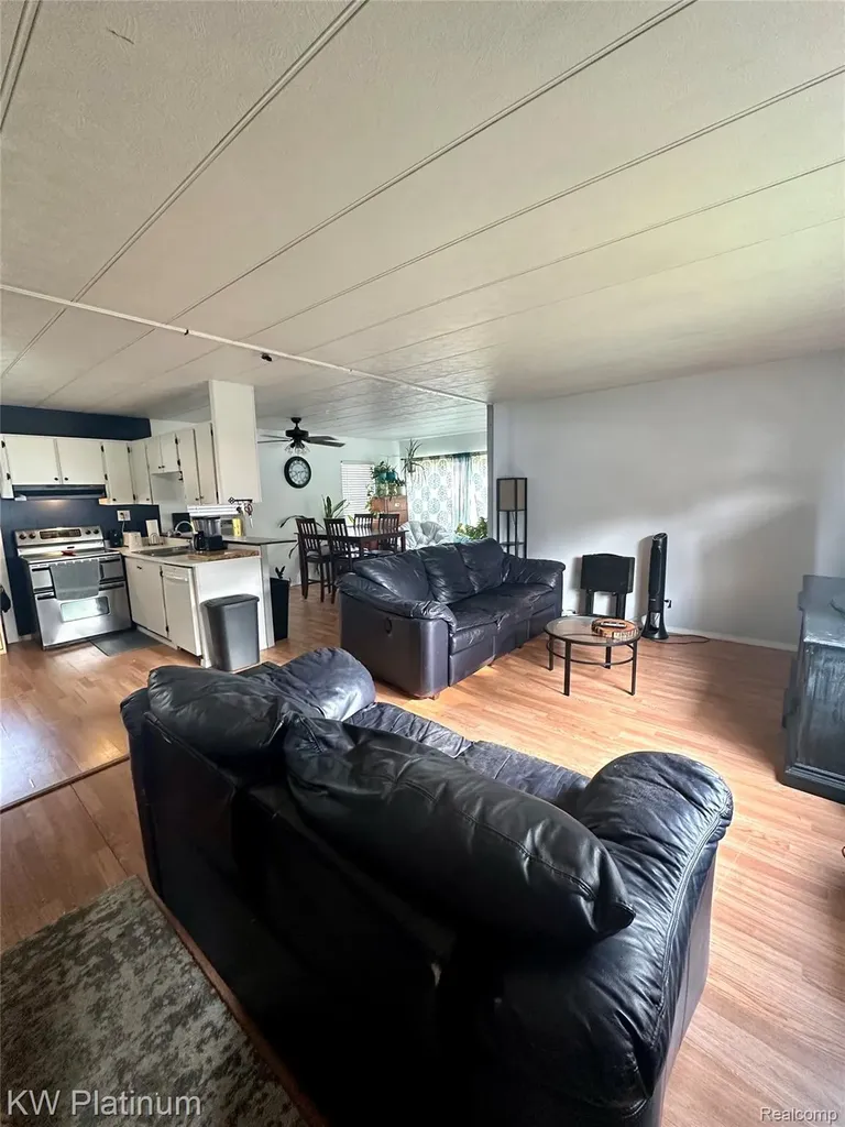 25 Canary Hill Orion Charter Township MI 48359