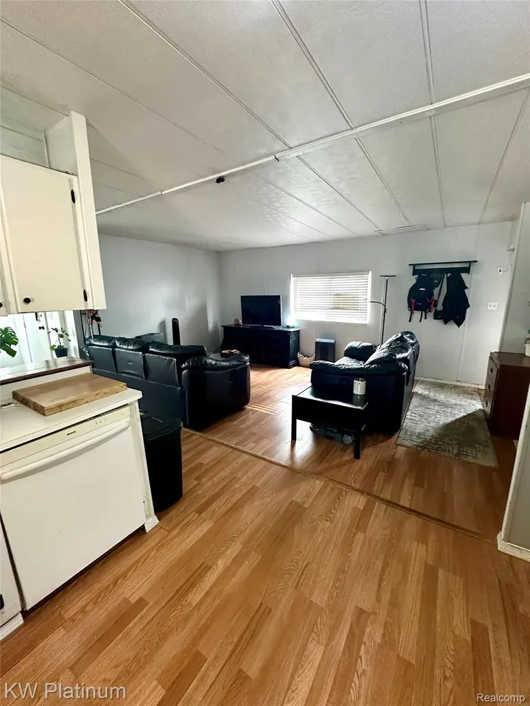 25 Canary Hill Orion Charter Township MI 48359
