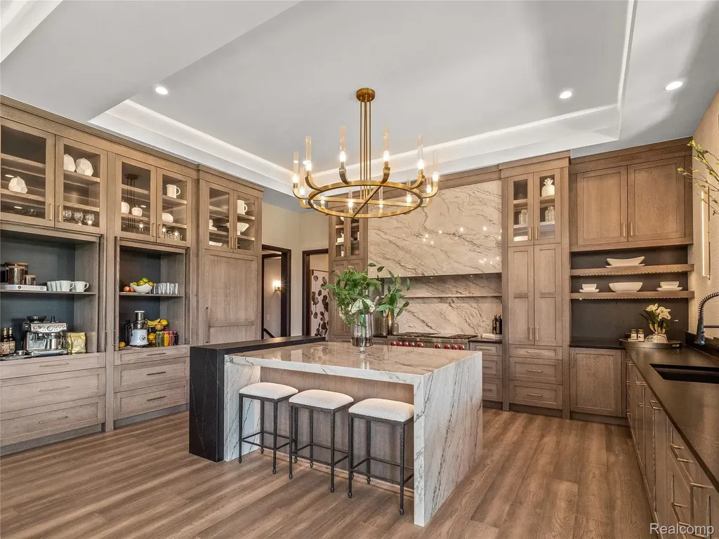2520 Creekside Court Oakland Charter Township MI 48306
