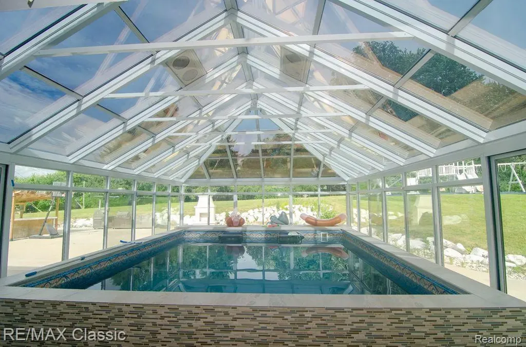 3865 Stonecrest Road West Bloomfield Charter Township MI 48322