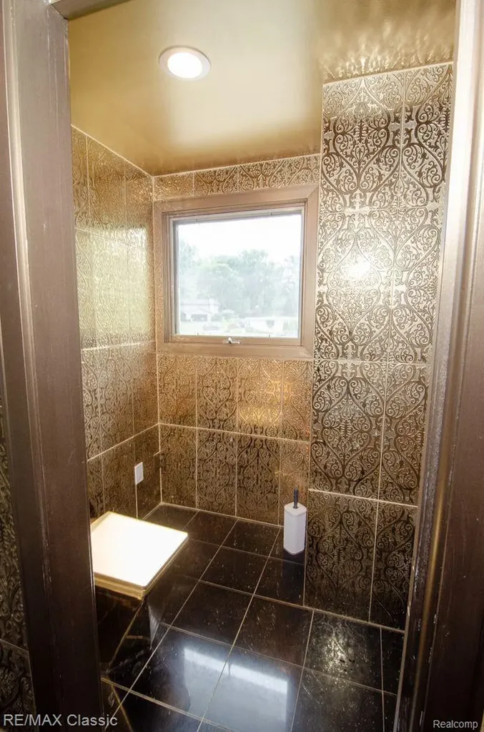 3865 Stonecrest Road West Bloomfield Charter Township MI 48322