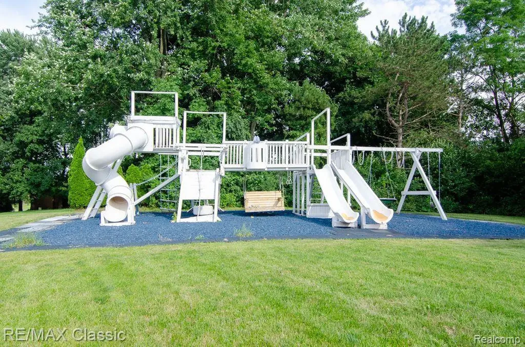 3865 Stonecrest Road West Bloomfield Charter Township MI 48322