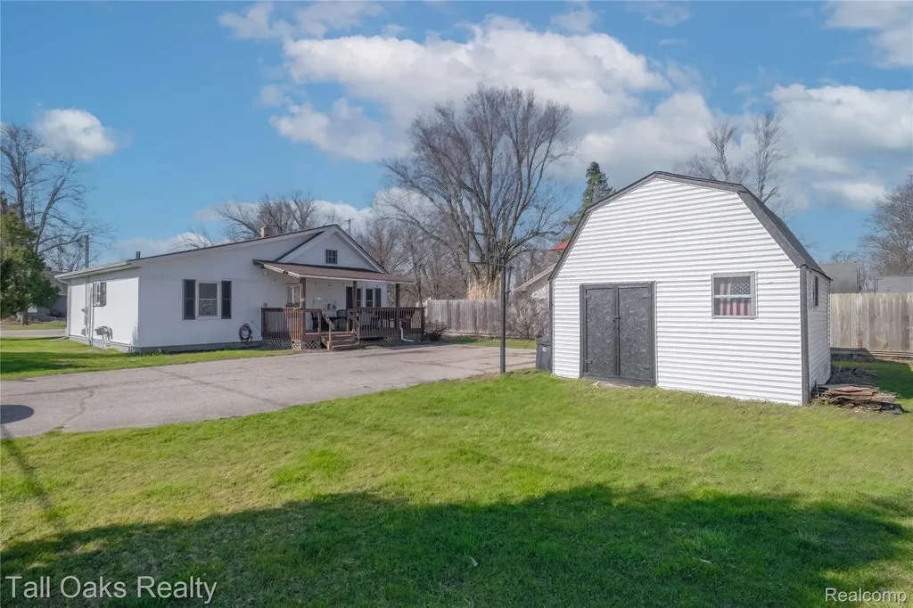 6123 Lapeer Road Burton City MI 48509