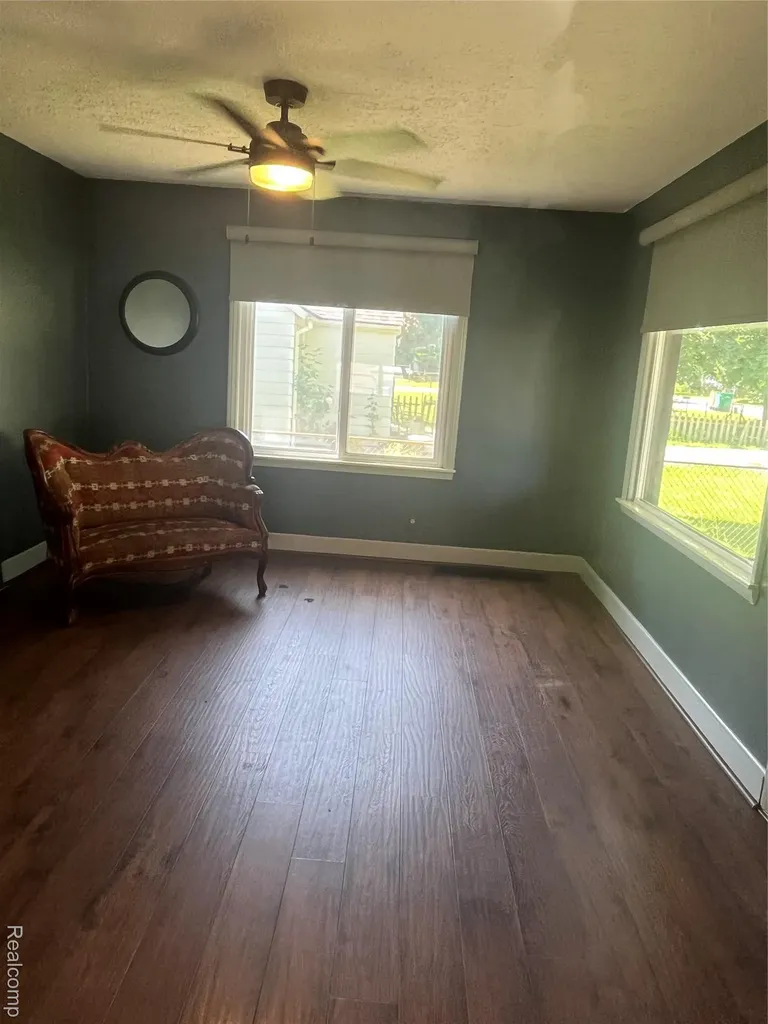 808 Lamay Avenue Ypsilanti City MI 48198