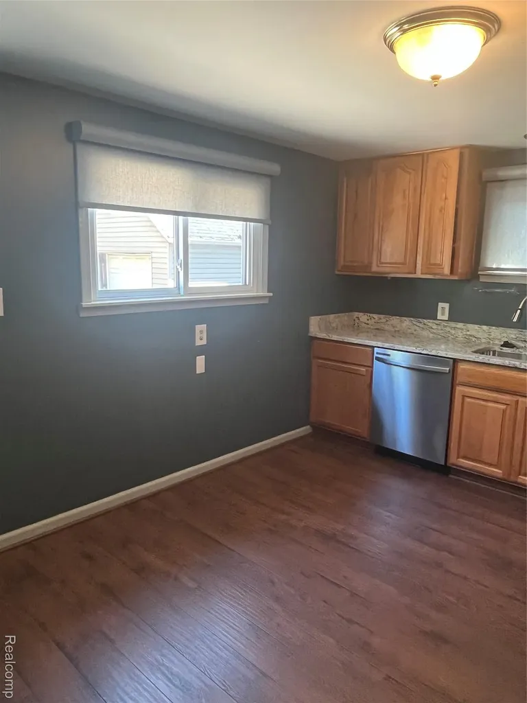 808 Lamay Avenue Ypsilanti City MI 48198