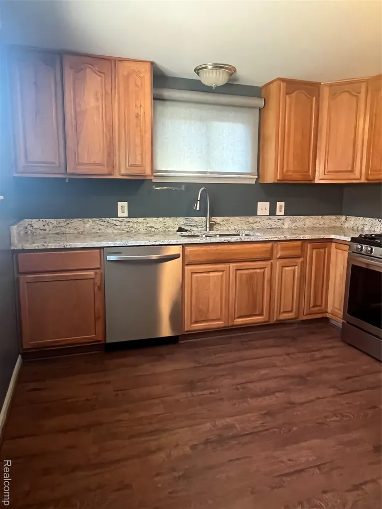808 Lamay Avenue Ypsilanti City MI 48198