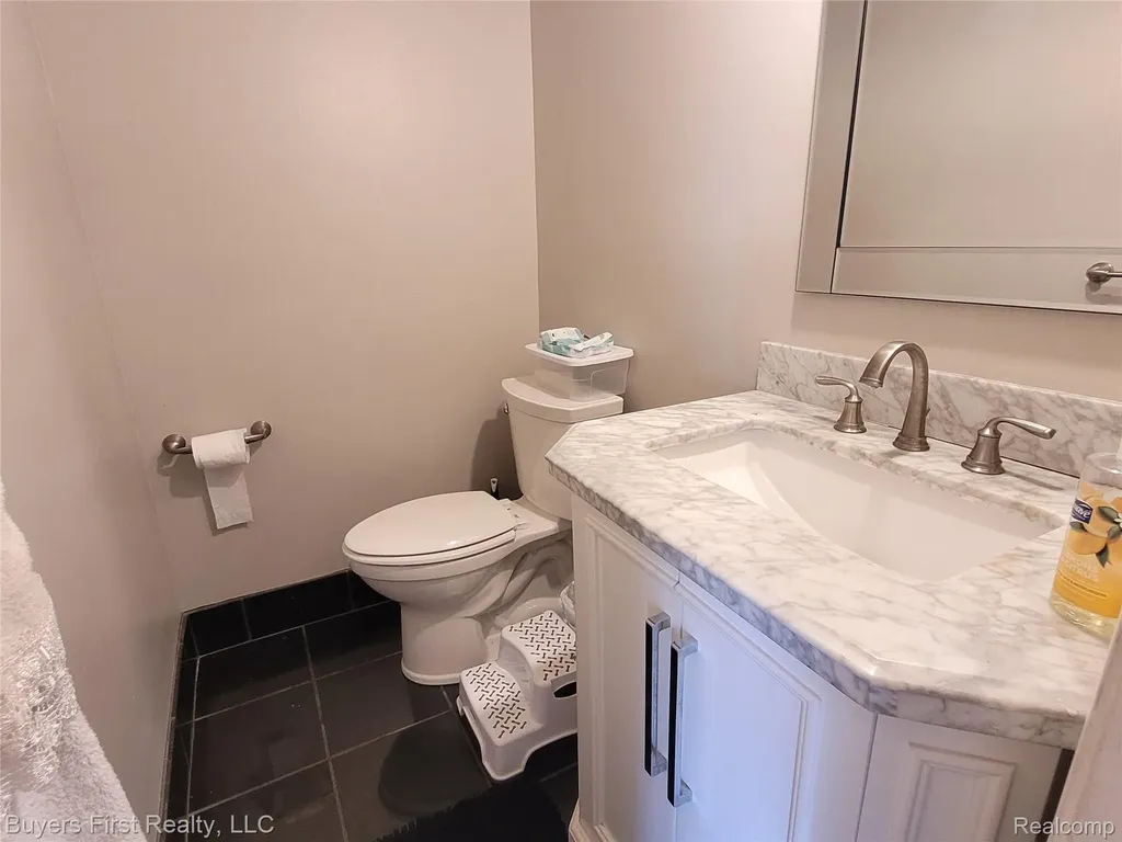 26040 Marlowe Place Oak Park City MI 48237