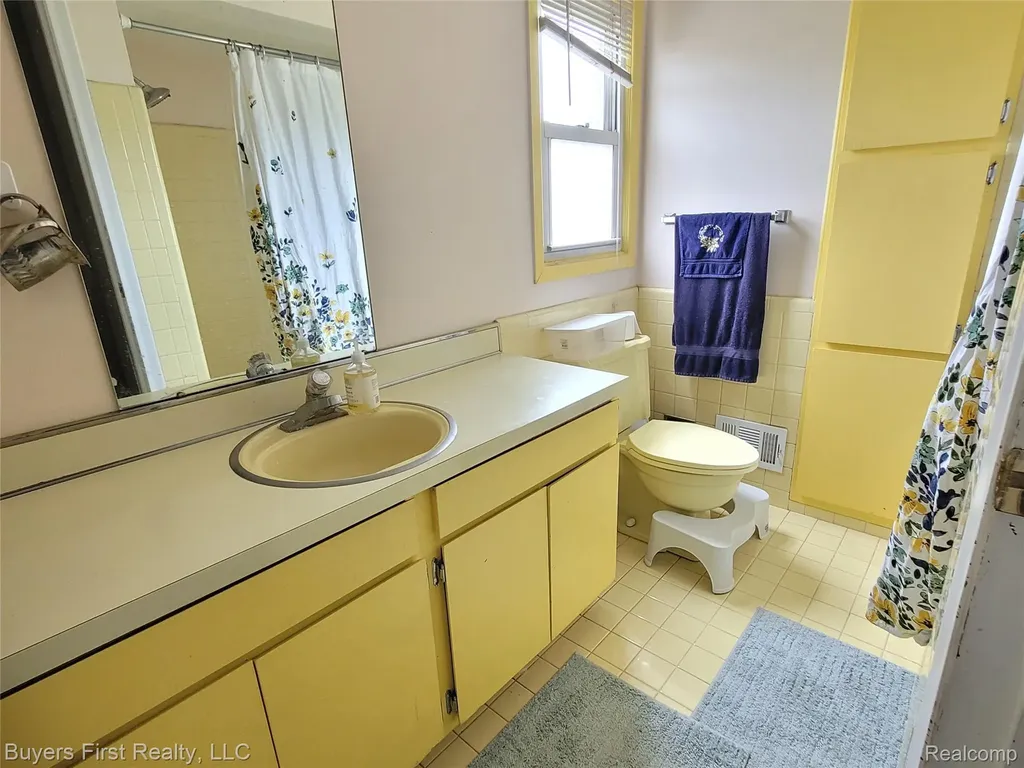 26040 Marlowe Place Oak Park City MI 48237