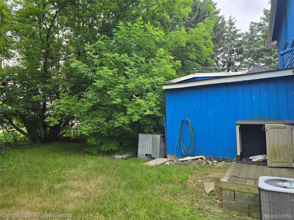 8774 Dixie Highway Springfield Charter Township MI 48348