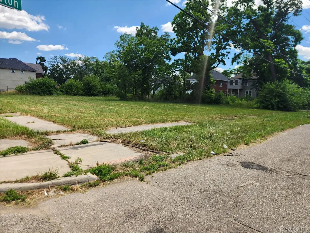 2903 Montgomery Street Detroit City MI 48206