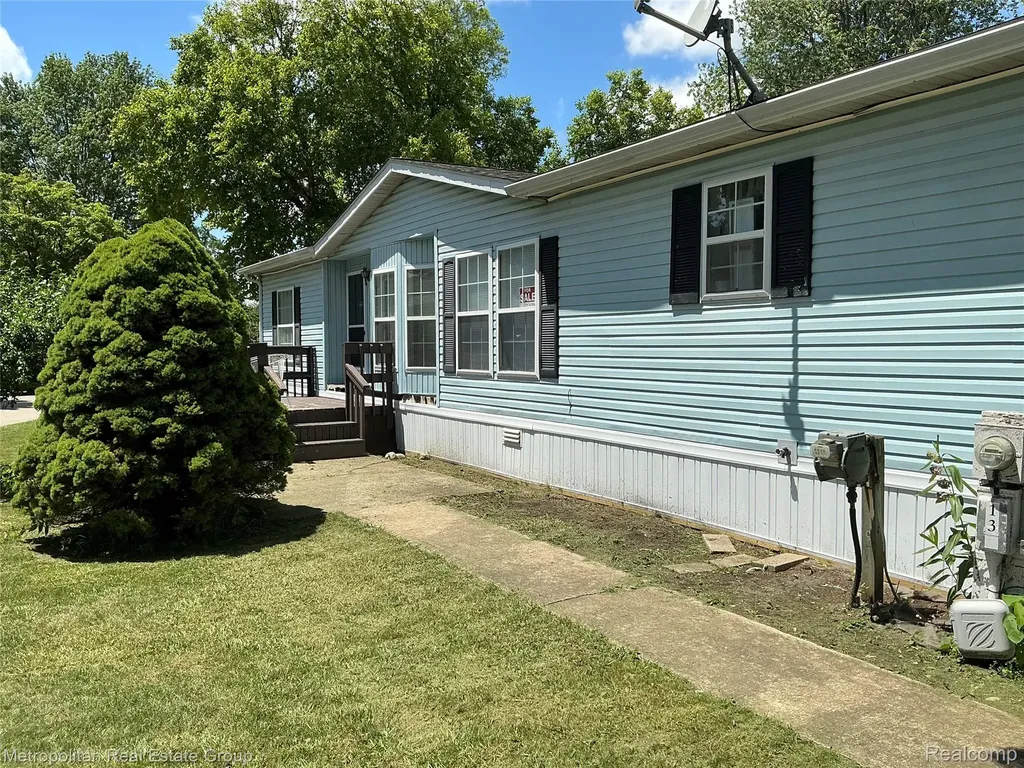 49582 Main Drive Plymouth Charter Township MI 48170