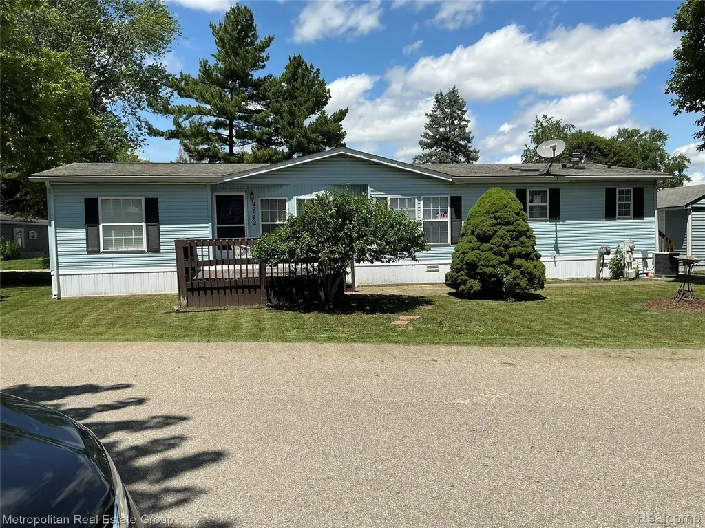 49582 Main Drive Plymouth Charter Township MI 48170