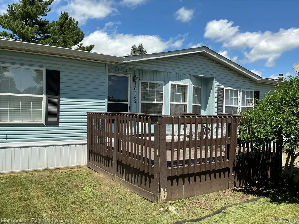 49582 Main Drive Plymouth Charter Township MI 48170