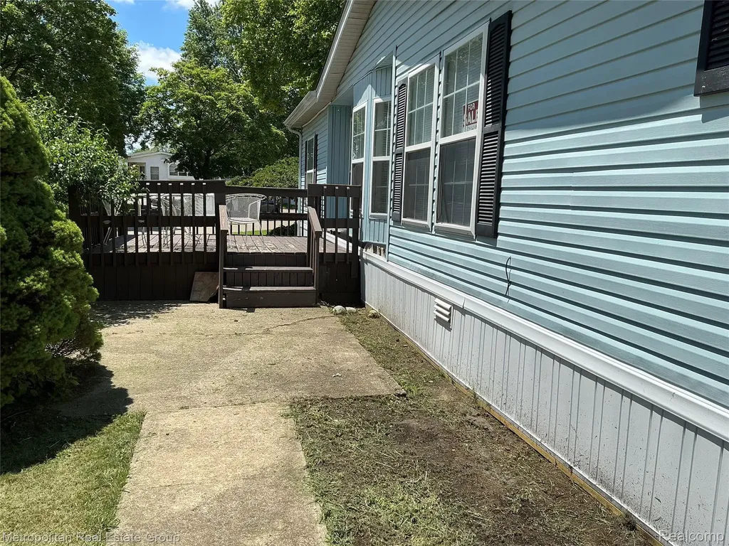 49582 Main Drive Plymouth Charter Township MI 48170