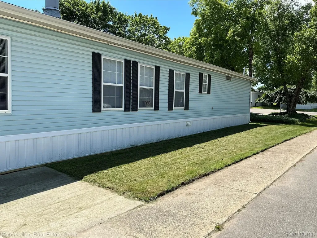 49582 Main Drive Plymouth Charter Township MI 48170