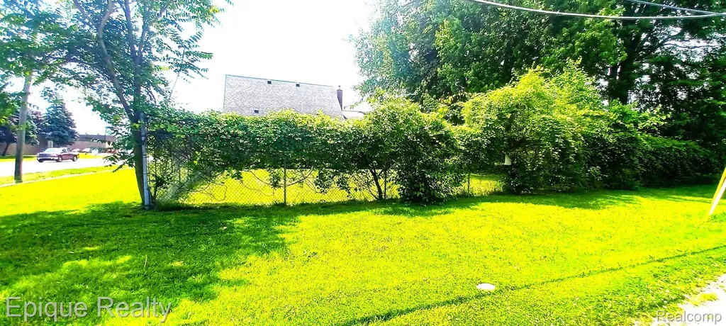 9999 24th Street Port Huron Charter Township MI 48060