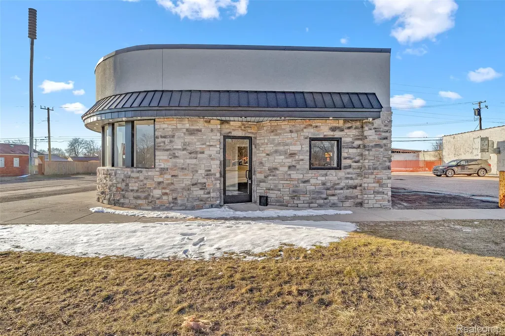 32413 Michigan Avenue Wayne City MI 48184
