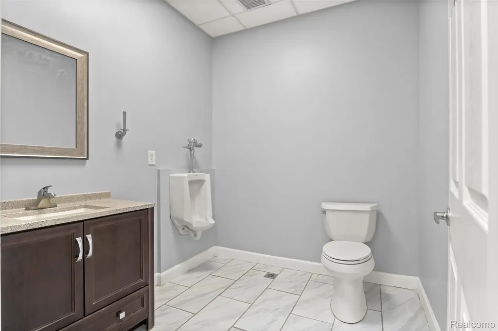 32413 Michigan Avenue Wayne City MI 48184