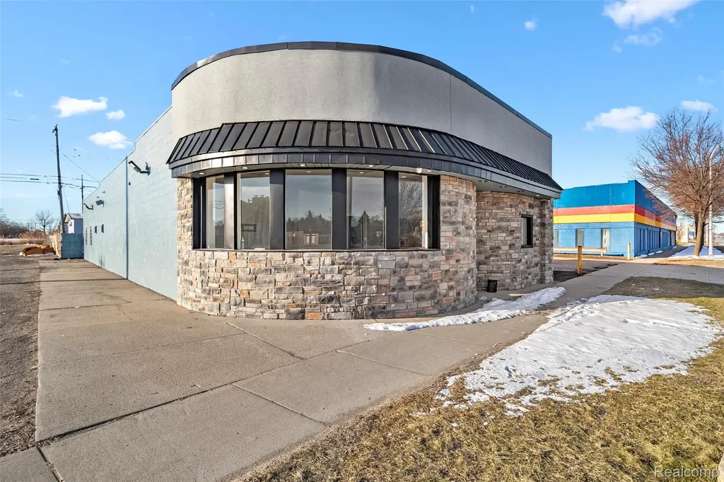 32413 Michigan Avenue Wayne City MI 48184