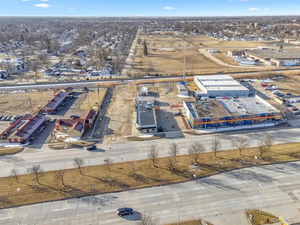 32413 Michigan Avenue Wayne City MI 48184