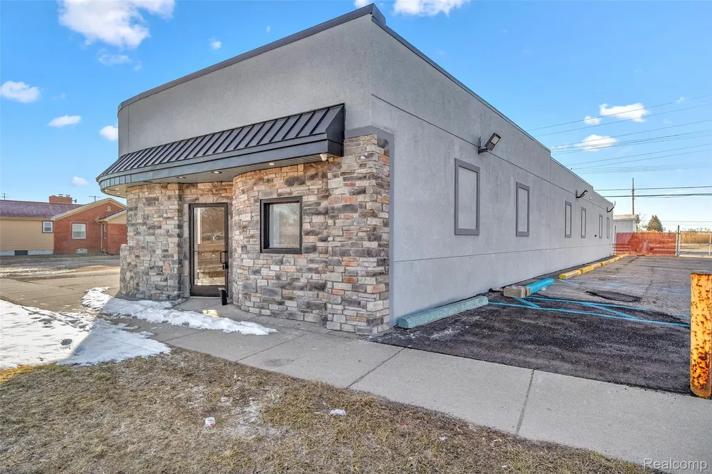 32413 Michigan Avenue Wayne City MI 48184