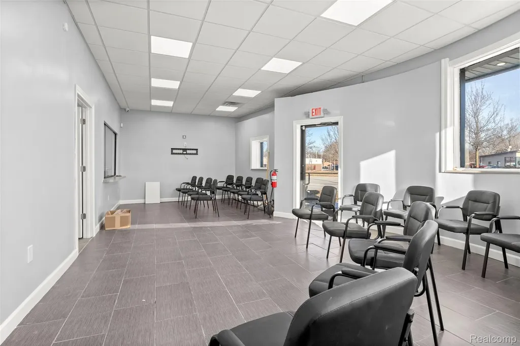 32413 Michigan Avenue Wayne City MI 48184