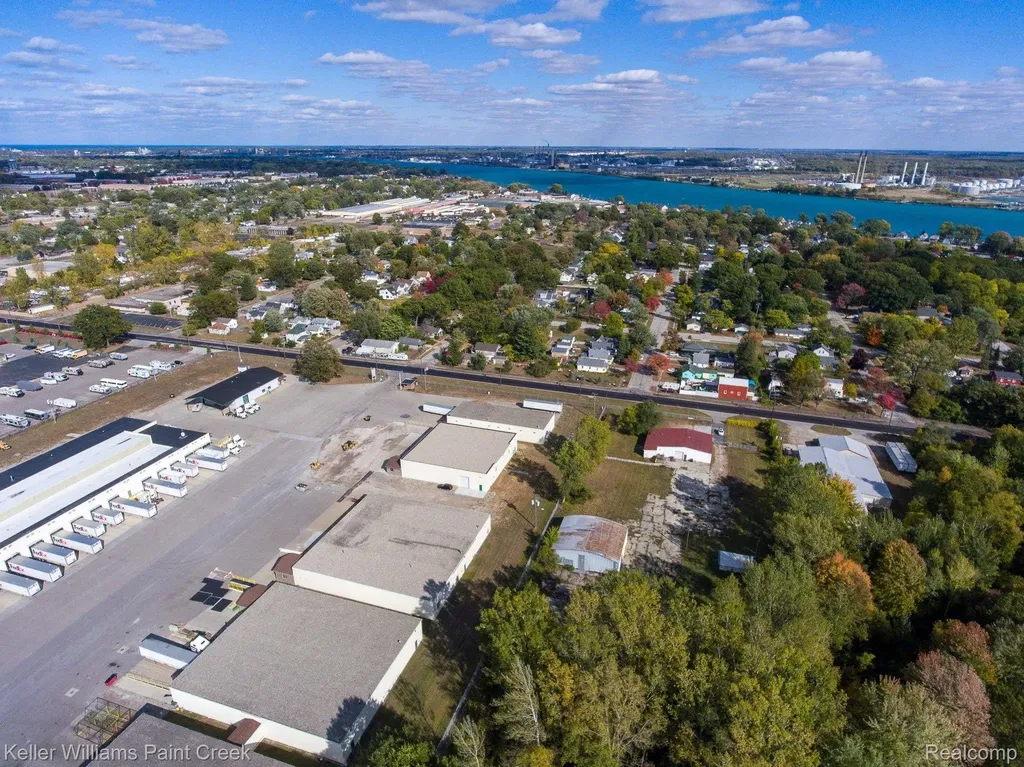 3905-3921 32nd Street Port Huron City MI 48060