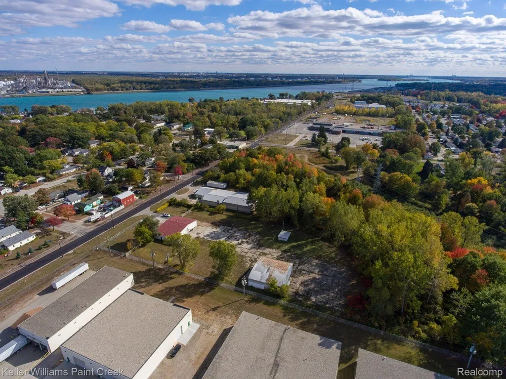 3905-3921 32nd Street Port Huron City MI 48060